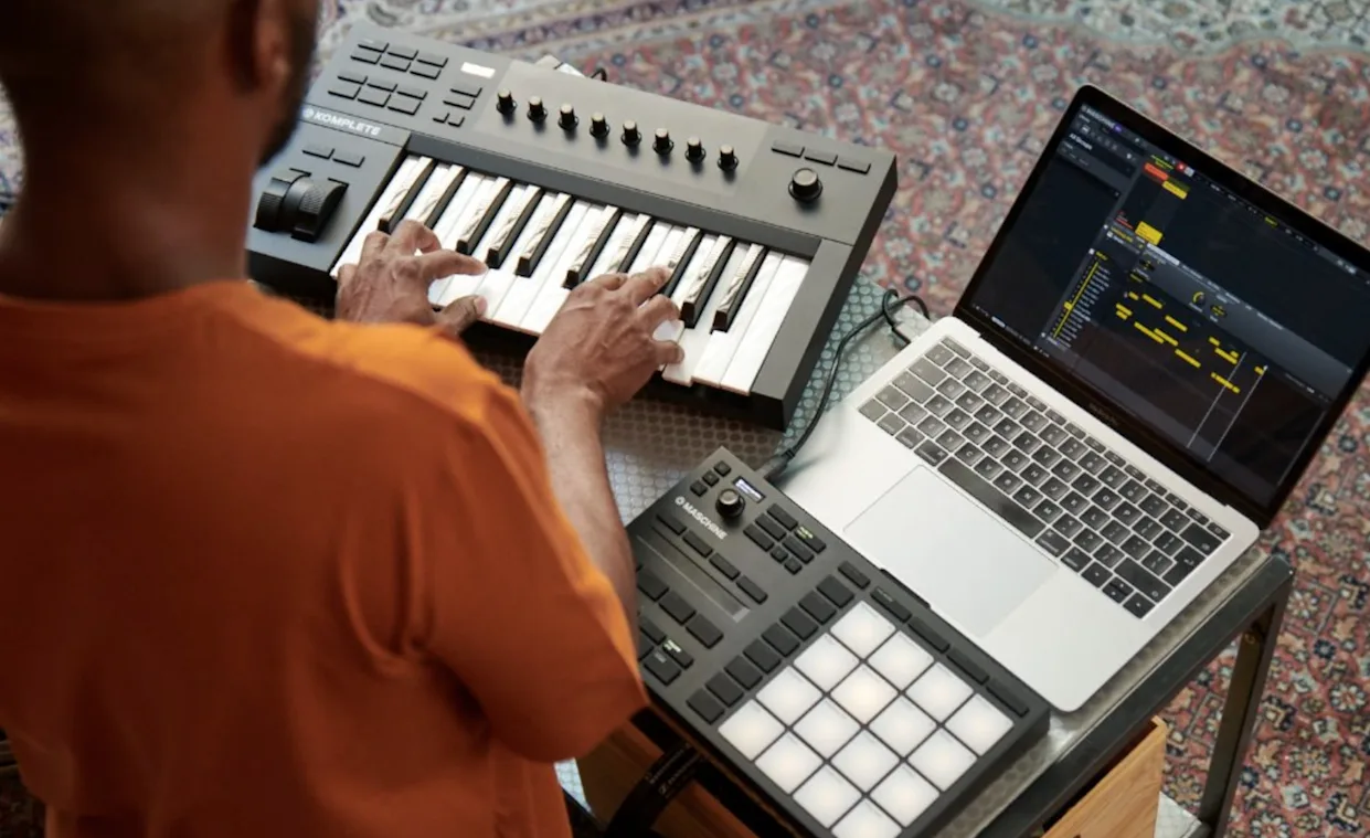 Ingyenes hangszerek? A Native Instruments csődbe megy! 2 Ingyenes hangszerek? A Native Instruments csődbe megy!