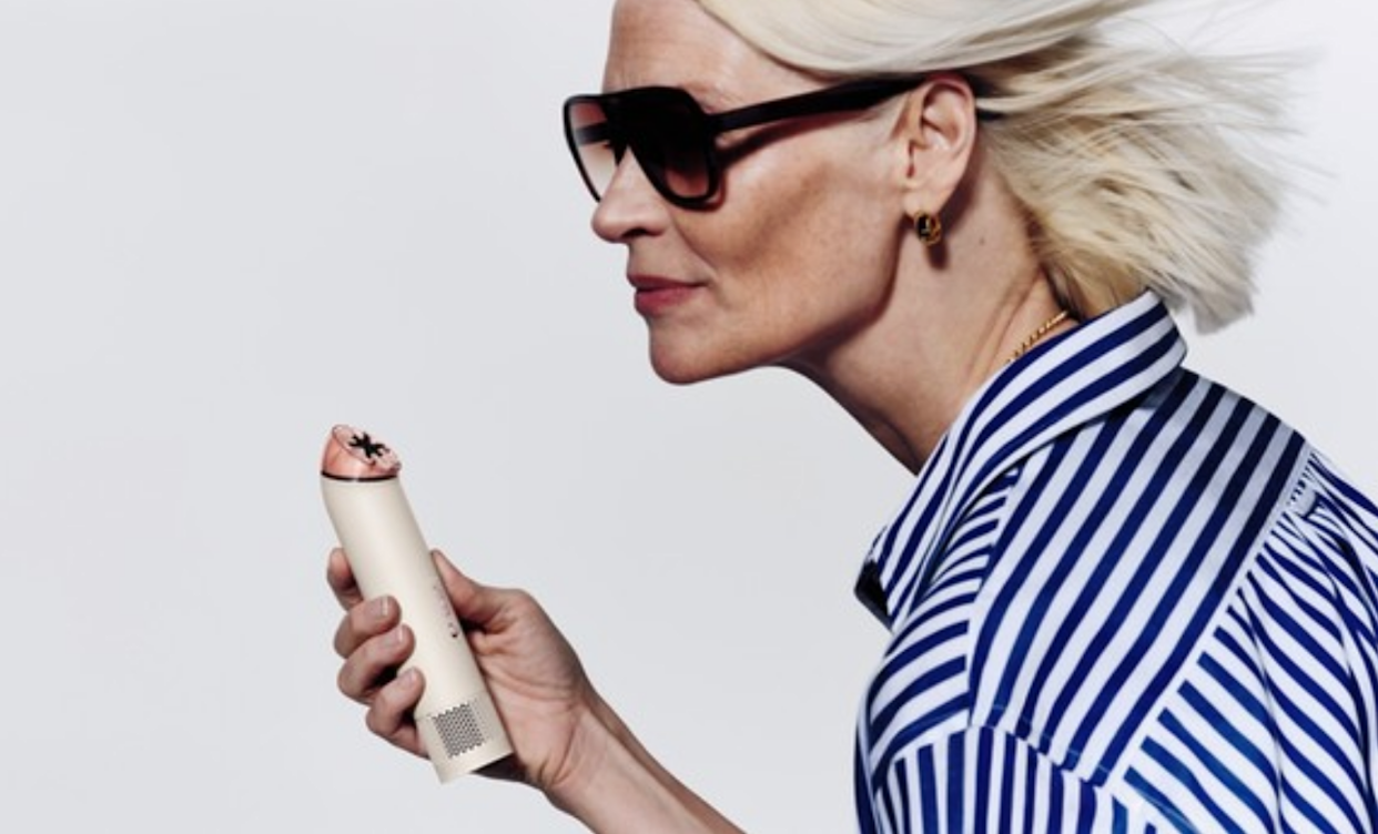 Dyson bemutatta az első kézi ventilátorát, 65,000 RPM!